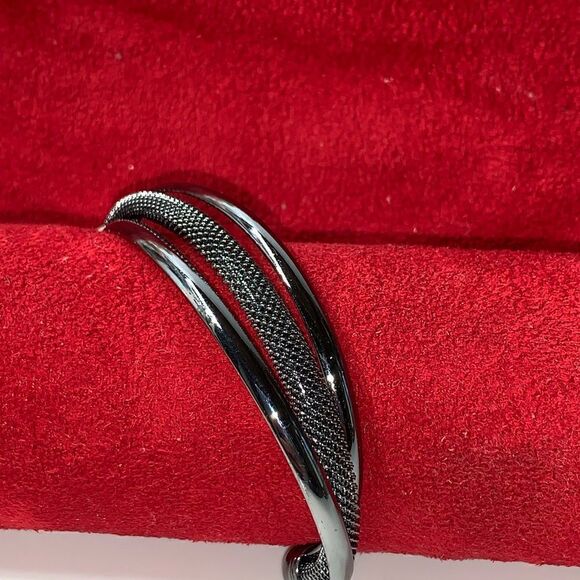 💥NEW💥 Lia Sophia Bracelet  - Picture 3 of 4